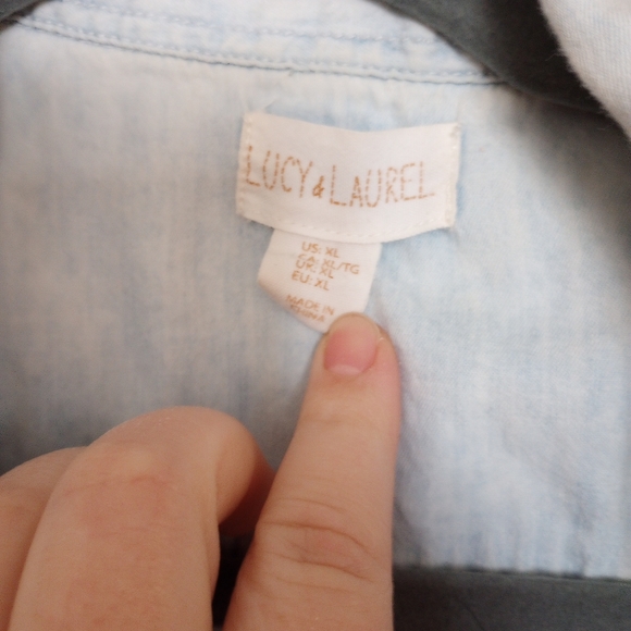 Lucy & Laurel Button Up - Picture 4 of 4